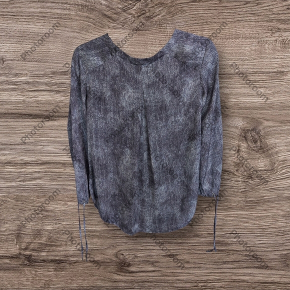 L'agence Cato Blue Gray Pleated Relaxed Blouse - Picture 2 of 3